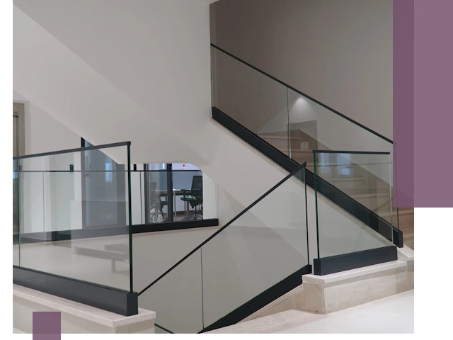 Стеклянные перила премиум-класса с установкой в Краснодаре